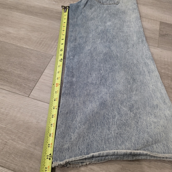 Studio F Chic Denim Wide-Leg Jeans - Picture 8 of 10